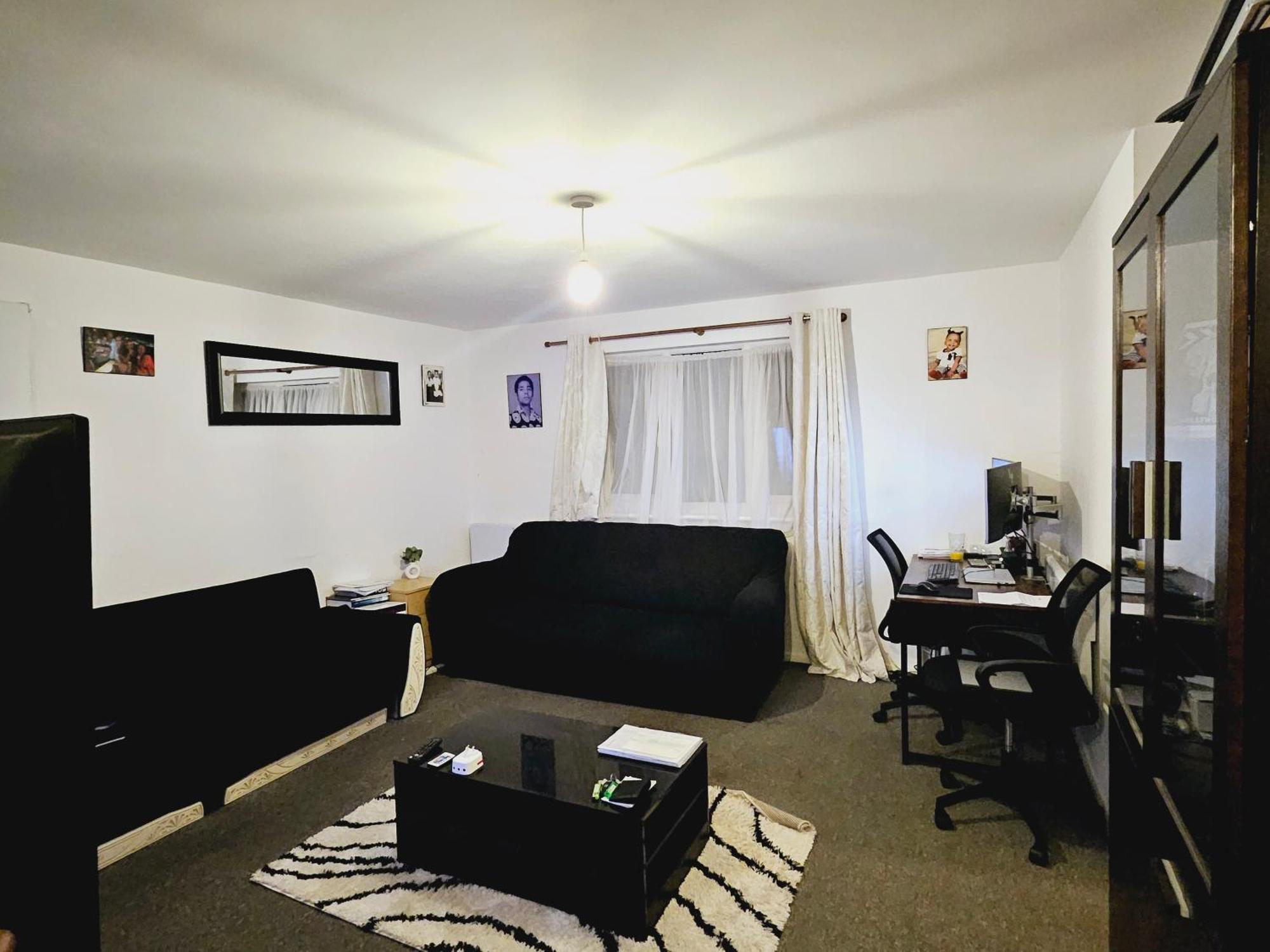 Lovely Fully Furnished One Bed Flat To Let Enfield Exteriör bild